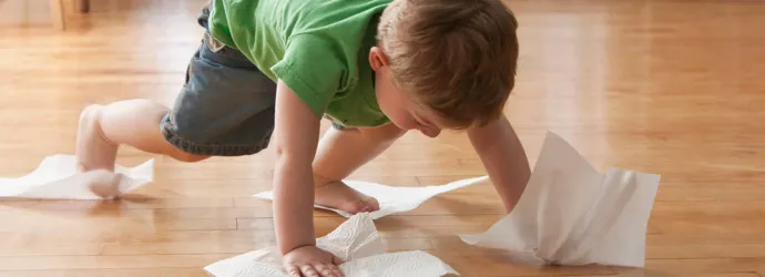 Hoe maak je een houten vloer schoon?