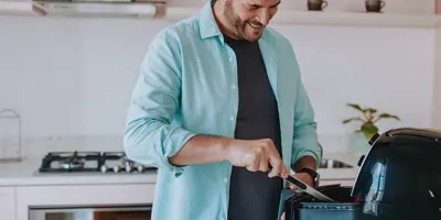 Makkelijk een airfryer schoonmaken op 2 manieren
