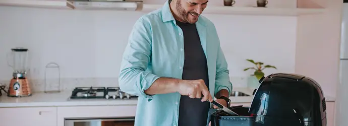 Makkelijk een airfryer schoonmaken op 2 manieren