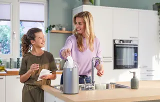 Met een hand af te scheuren